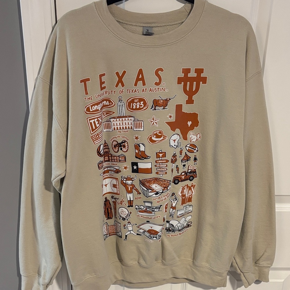 Gildan Beige Crewneck Sweatshirt with Orange Texas Graphic